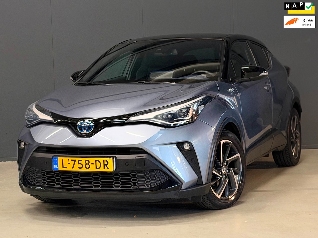 Toyota C-HR - 1.8 Hybrid Bi-Tone SoH 100% KEYLESS/LINE-ASSIST/JBL/STOELVERW. | KEURIGE AUTO ! - AutoWereld.nl