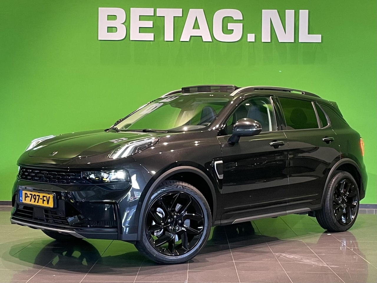 Lynk & Co 01 - 1.5 | Black on Black | - AutoWereld.nl