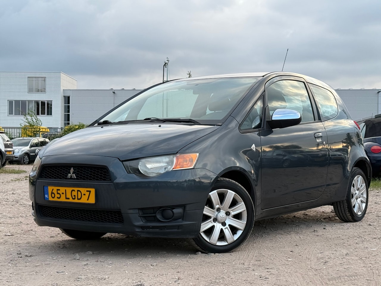 Mitsubishi Colt - 1.3 Invite/ LAAG KM/ SPECIAL - AutoWereld.nl