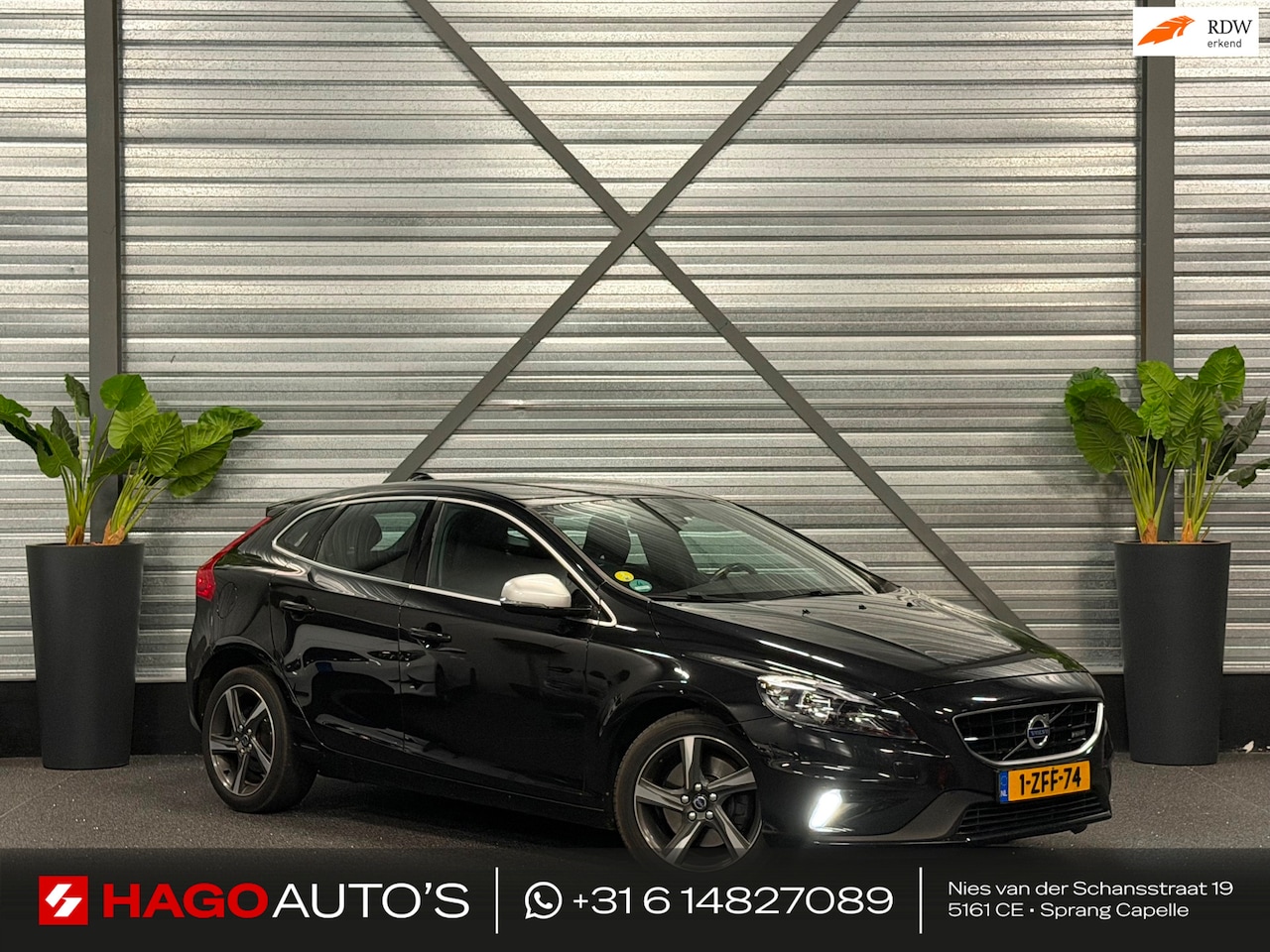 Volvo V40 - 2.0 D4 R-Design NAVI/CRUISE/PDC/LED/HALF-LEDER-ALCANTARA/CLIMATE/APK-07-2027 - AutoWereld.nl