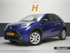 Toyota Aygo X - 1.0 VVT-i MT Play | Carplay | Stoelverwarming | Achteruitrijcamera | Lm velgen
