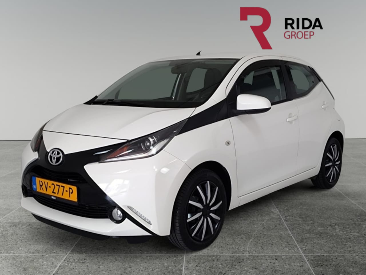 Toyota Aygo - 1.0 VVT-i x-play|Afneembare trekhaak|Cruise control - AutoWereld.nl