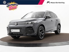 Volkswagen Tiguan - R-Line 1.5 eHybrid 204 PK 6 versn. DSG · Voorstoelen verwarmbaar · Sfeerverlichting · Trek