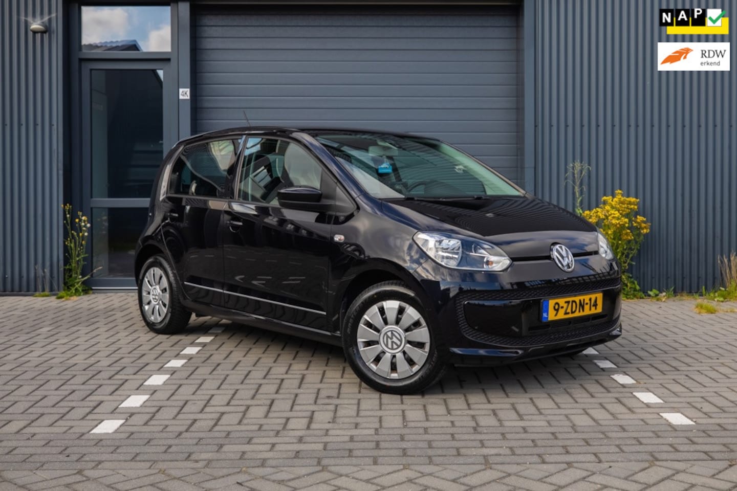 Volkswagen Up! - Bluetooth|Navigatie|Airco|Dealer onderhouden! - AutoWereld.nl