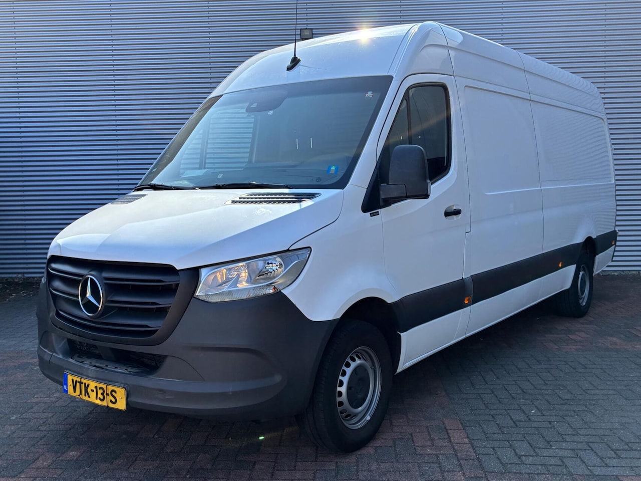 Mercedes-Benz Sprinter - bestel 317 1.9 CDI L3H3 RWD MAXI MAXI 2023 EERSTE EIGENAAR AIRCO NAVI CRUISE NIEUW MODEL - AutoWereld.nl