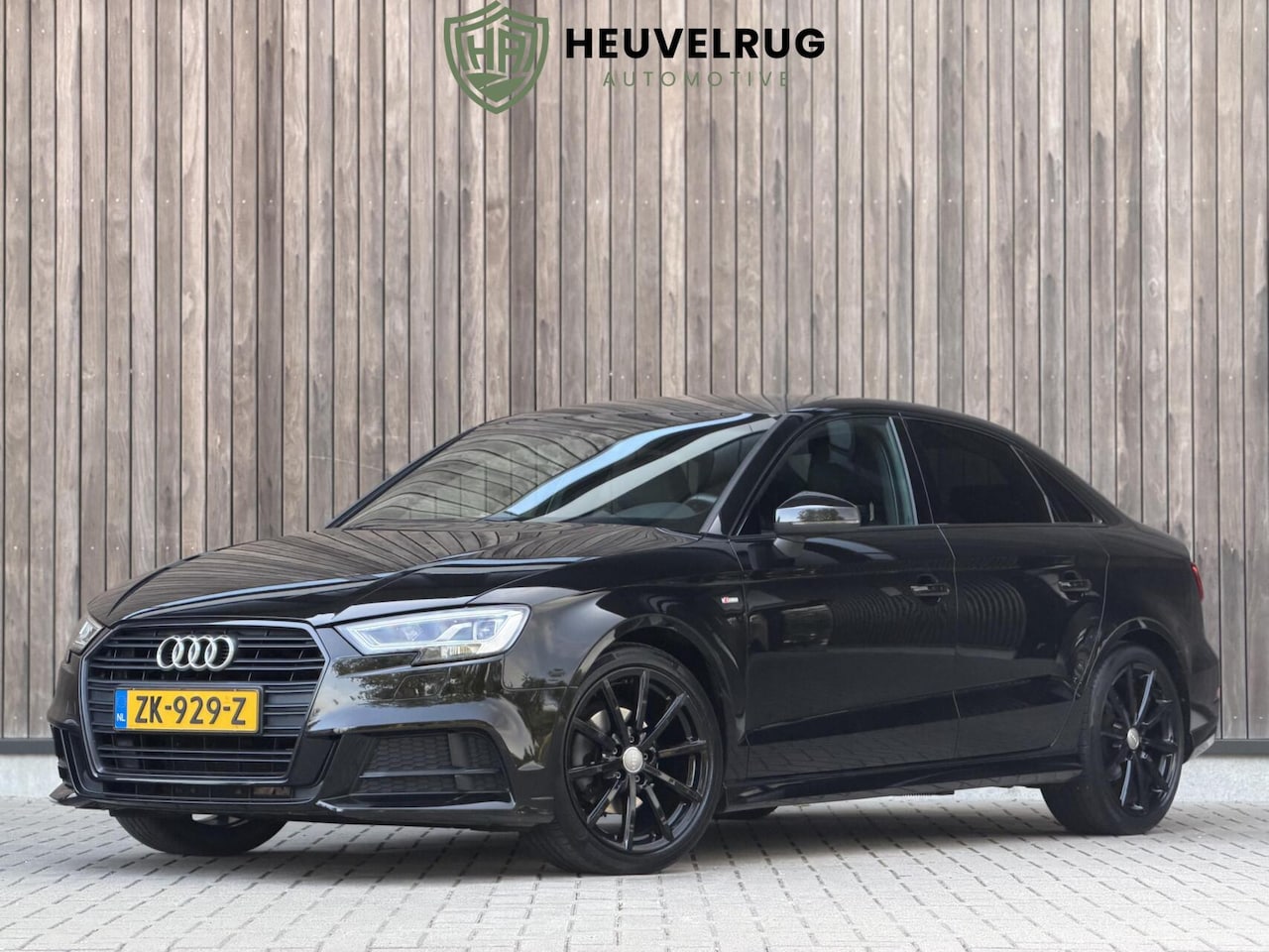 Audi A3 Limousine - 30 TFSI S-LINE | BLACK PAKKET | NAP | TREKHAAK - AutoWereld.nl