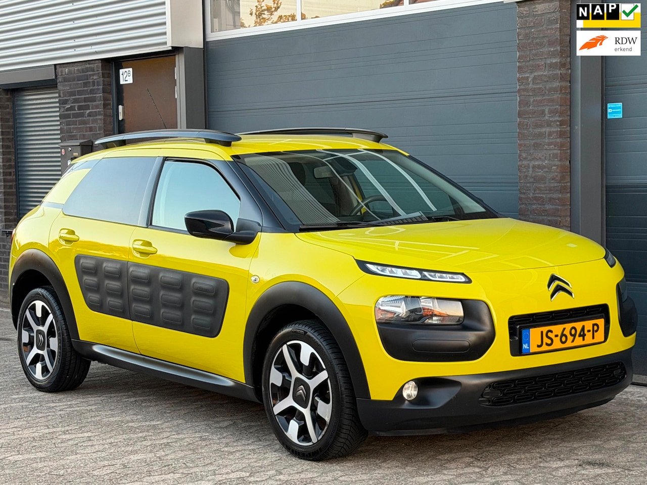 Citroën C4 Cactus - 1.2 PureTech Shine NAVI CRUISE-CONTROL PDC AIRCO - AutoWereld.nl