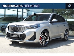 BMW iX1 - xDrive30 M Sport / Panoramadak / Trekhaak / Sportstoelen / Head-Up / Adaptieve LED / Parki