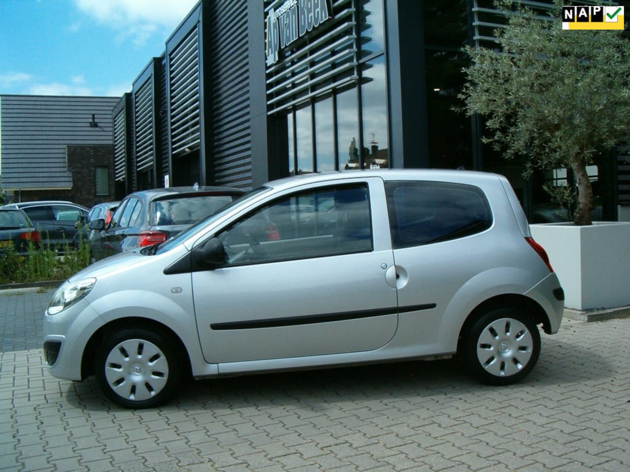 Renault Twingo - 1.2 Authentique + airco - AutoWereld.nl