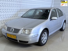 Volkswagen Bora - 1.6-16V Turijn Airco/Cruise/TREKHAAK (2005)