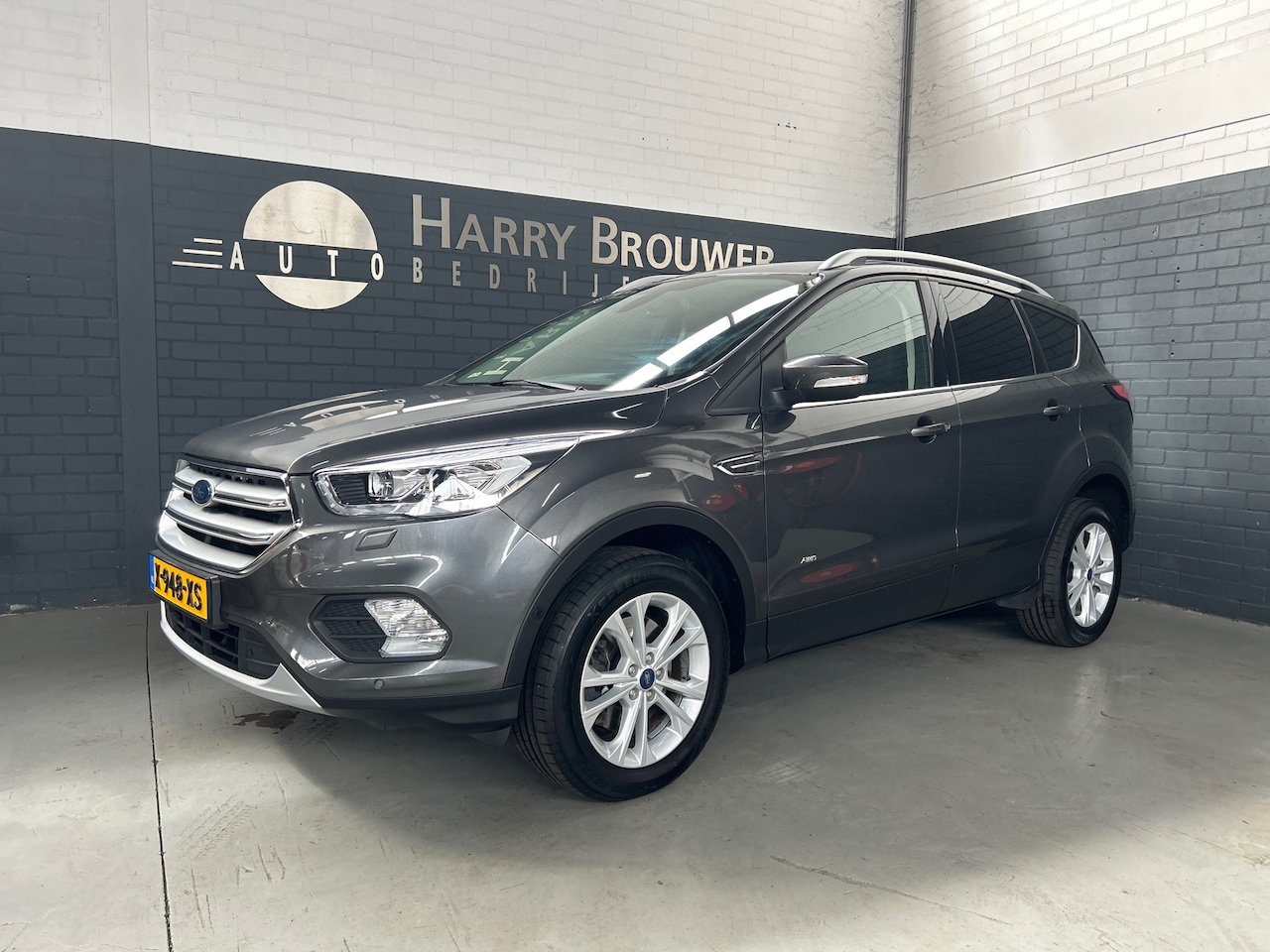 Ford Kuga - 1.5 EcoBoost Titanium 1.5 EcoBoost Titanium, automaat. 4 WD ,nieuwstaat - AutoWereld.nl