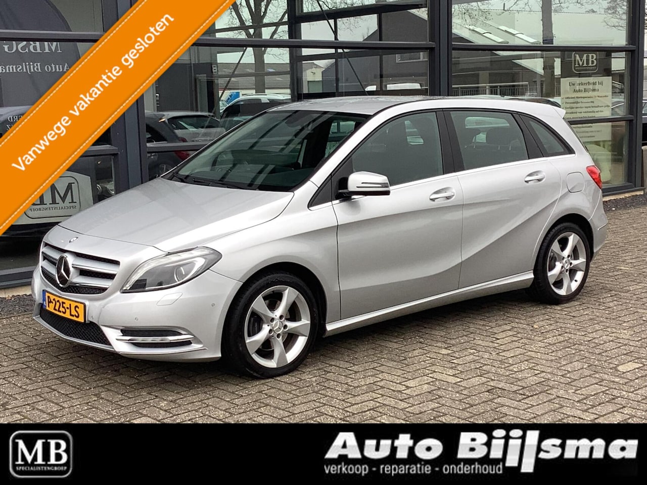 Mercedes-Benz B-klasse - 180 Ambition automaat, achteruitrijcamera, navi, cruise, trekhaak - AutoWereld.nl