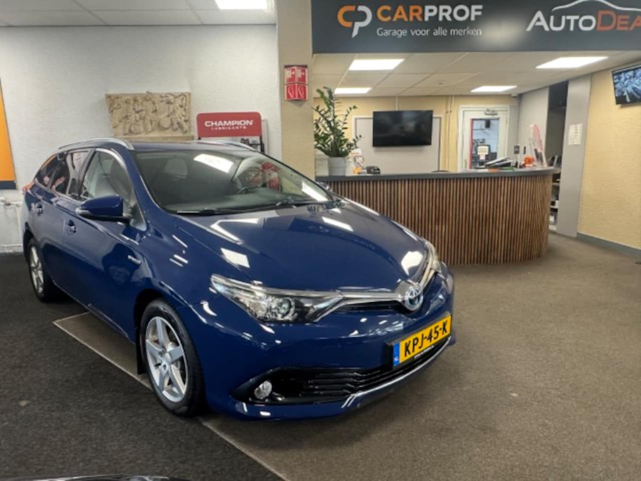 Toyota Auris - 1.8 Hybrid Lease Pro 1.8 Hybrid Lease Pro - AutoWereld.nl