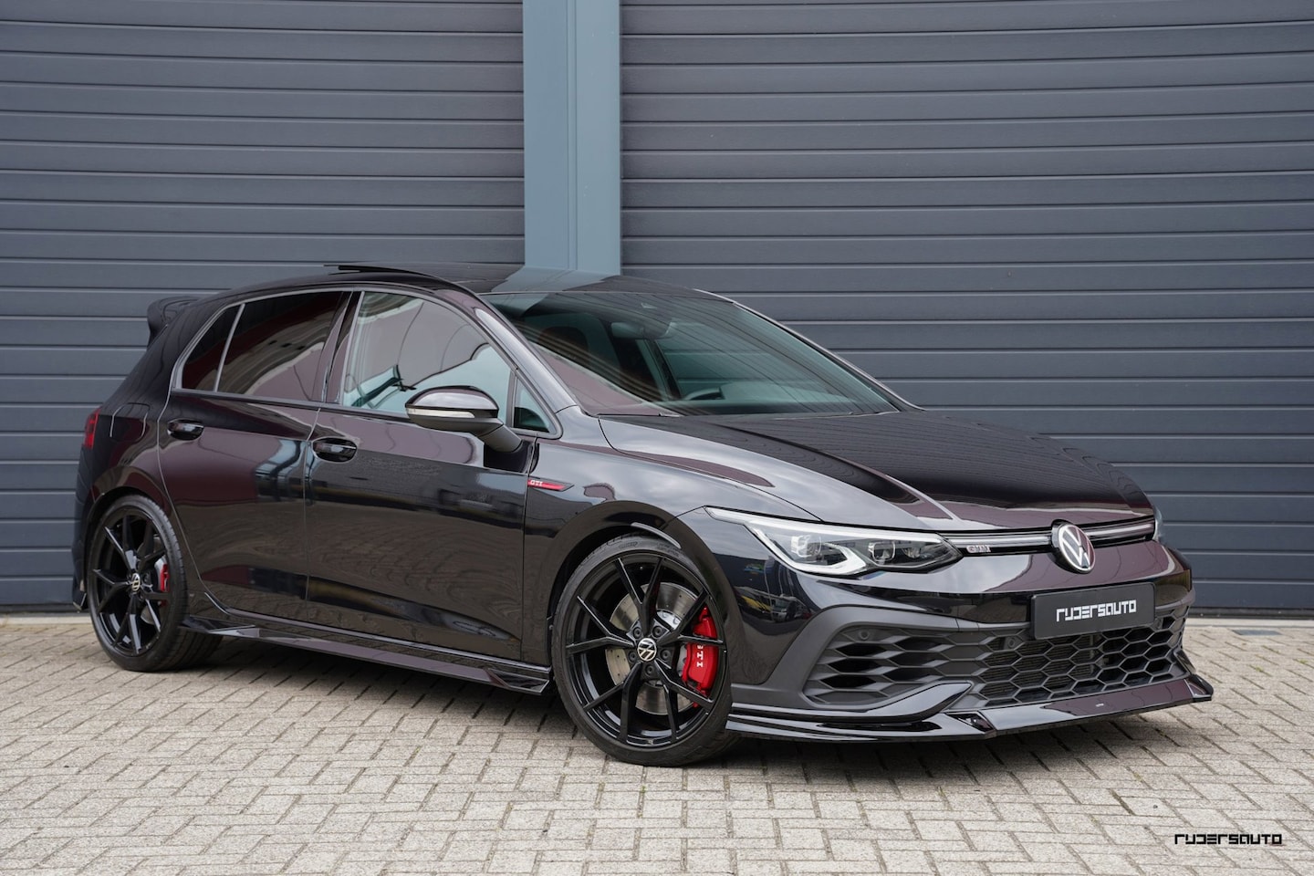 Volkswagen Golf - 8 GTI Clubsport | Pano | Camera | Alcantara | ACC | Deep Black Pearl | Fabrieks garantie - AutoWereld.nl