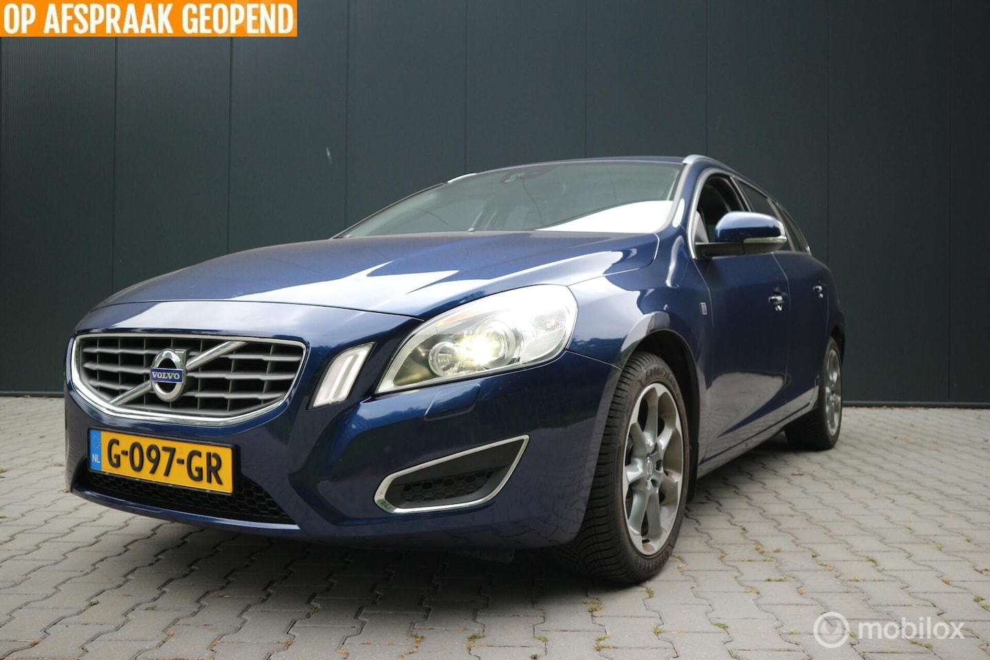 Volvo V60 - 1.6 T3 Ocean Race XENON/LEDER/TREKHAAK/PDC - AutoWereld.nl