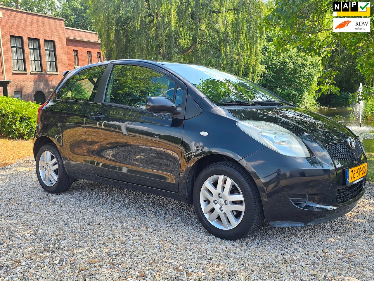 Toyota Yaris - 1.3 VVTi Sol MMT AUTOMAAT *apk:07-2027* - AutoWereld.nl