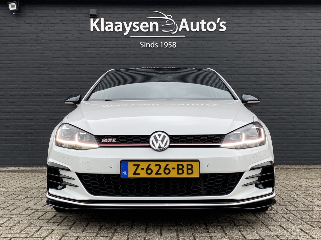 Volkswagen Golf - 2.0 TSI GTI TCR 3 deurs 290 pk DSG | panoramadak | zwart leder sportstoelen | virtual cock - AutoWereld.nl
