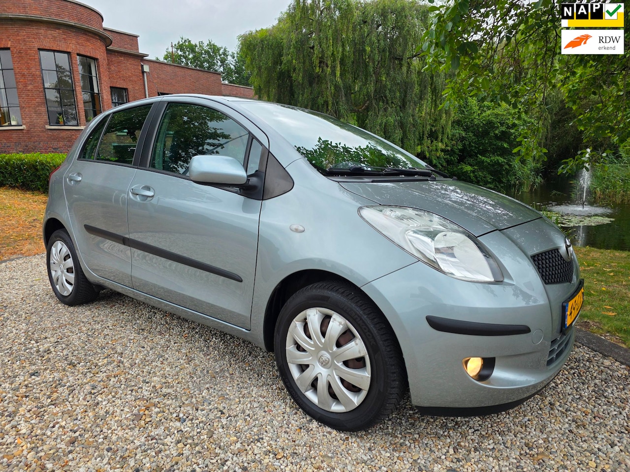Toyota Yaris - 1.3 VVTi Sol MMT AUTOMAAT - AutoWereld.nl