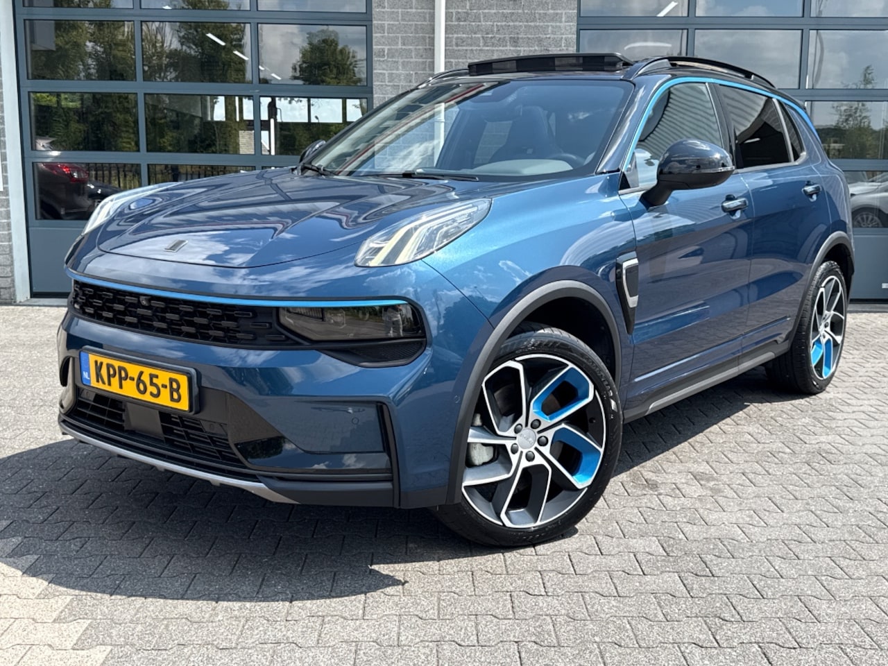 Lynk & Co 01 - 1.5 PLUG IN HYBRID|ZWARTE HEMEL|SCHUIFDAK|360 CAMERA| - AutoWereld.nl