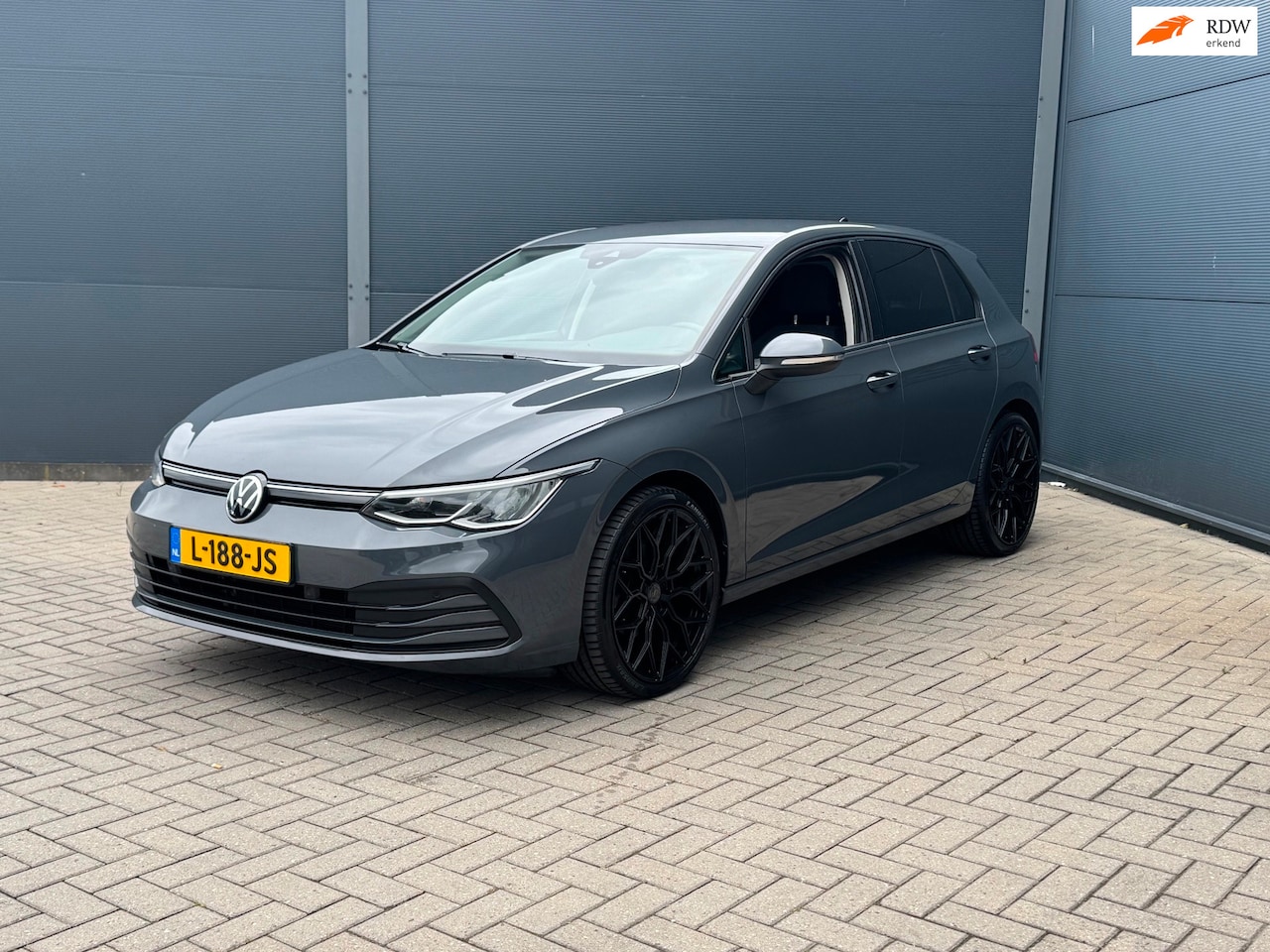 Volkswagen Golf - 1.5 eTSI R-Line PDC, Navi , Ambiente , Digidash - AutoWereld.nl