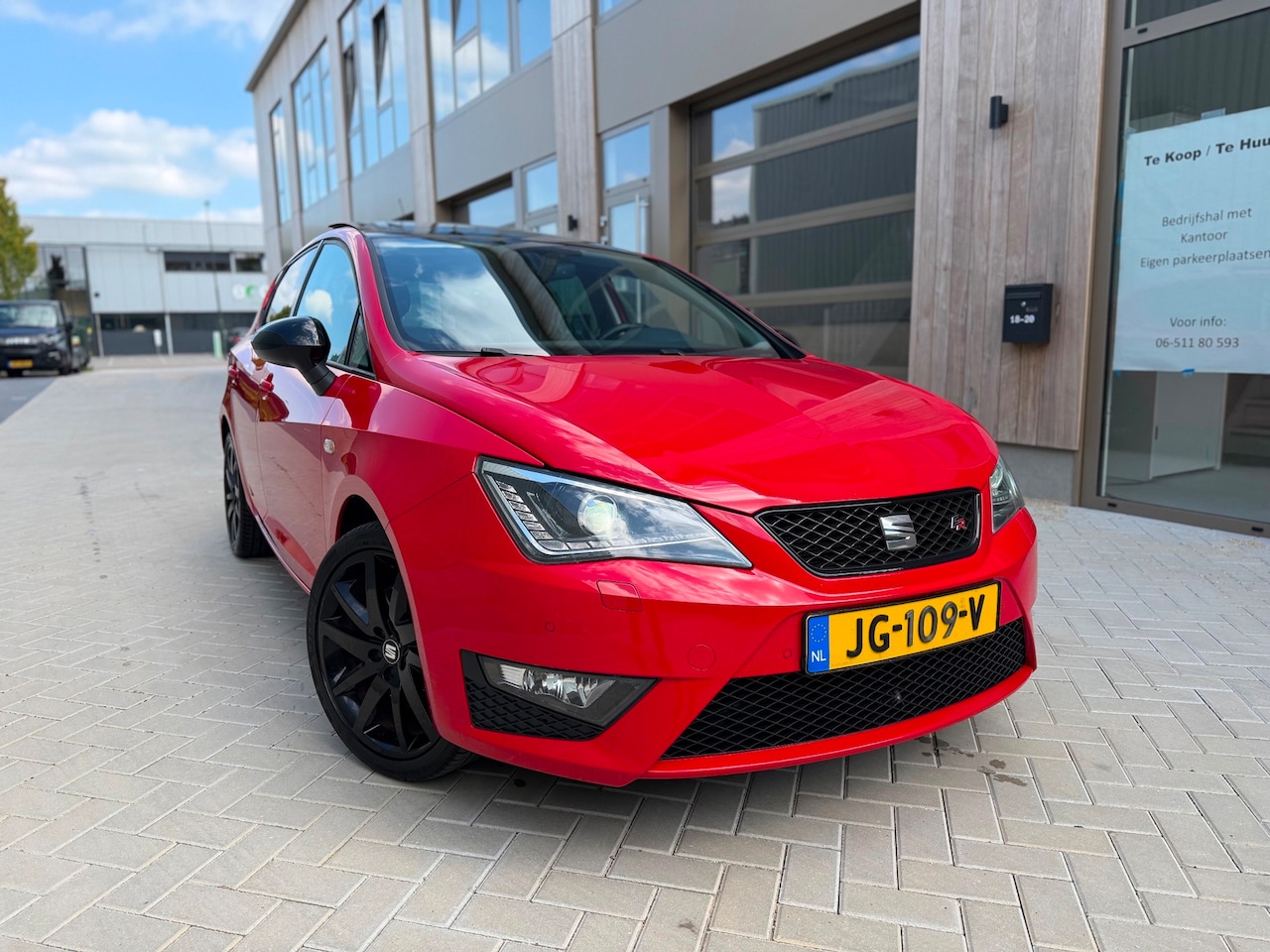 SEAT Ibiza SC - 1.0 EcoTSI 5D FR Connect (bj 2016) XENON-LED-PANO-STOELVERW - AutoWereld.nl
