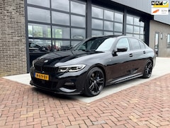 BMW 3-serie - 318i High Executive Edition | M-Sport | Schuif dak | Camera | BTW auto |