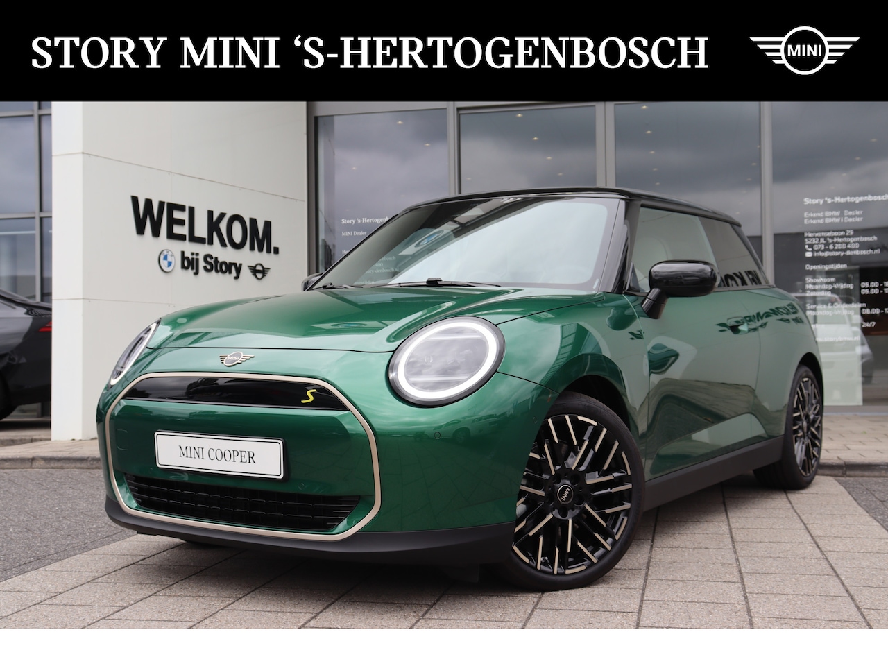 MINI Electric - Hatchback Cooper SE / Favoured / Pakket M / 18" Night Flash Spoke 2-tone - AutoWereld.nl