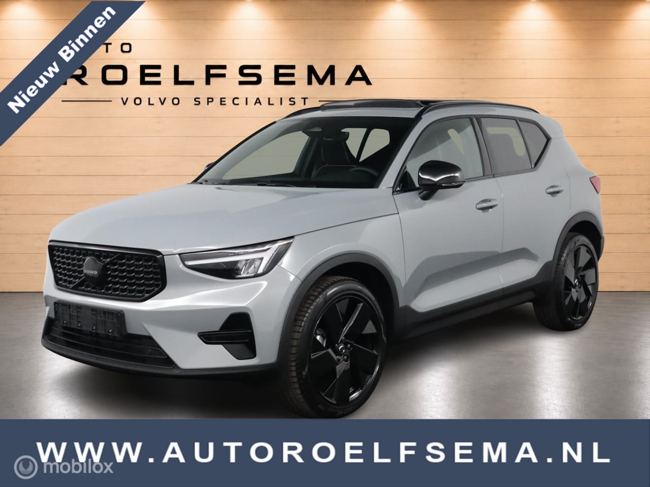 Volvo XC40 - 2.0 B4 Plus Black Edition|Lounge Pakket|Panoramisch dak - AutoWereld.nl