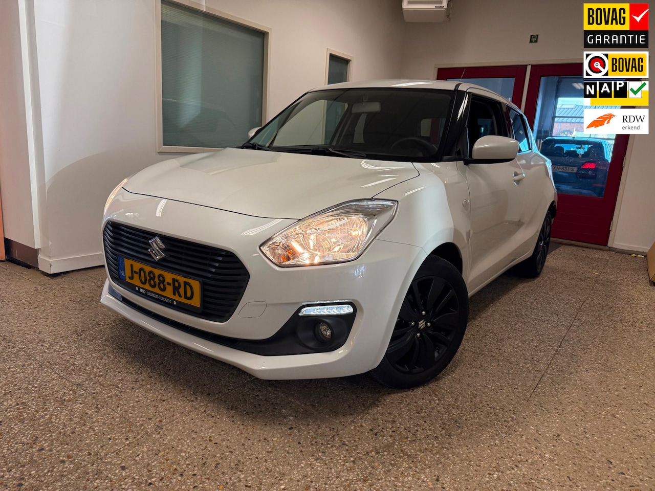Suzuki Swift - 1.2 Select Smart Hybrid Navi| Carplay| 10 jaar garantie! - AutoWereld.nl