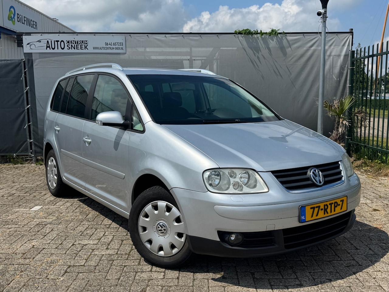 Volkswagen Touran - 2.0-16V FSI-AUT-7 PERS-Cruise-APK 07-27 - AutoWereld.nl