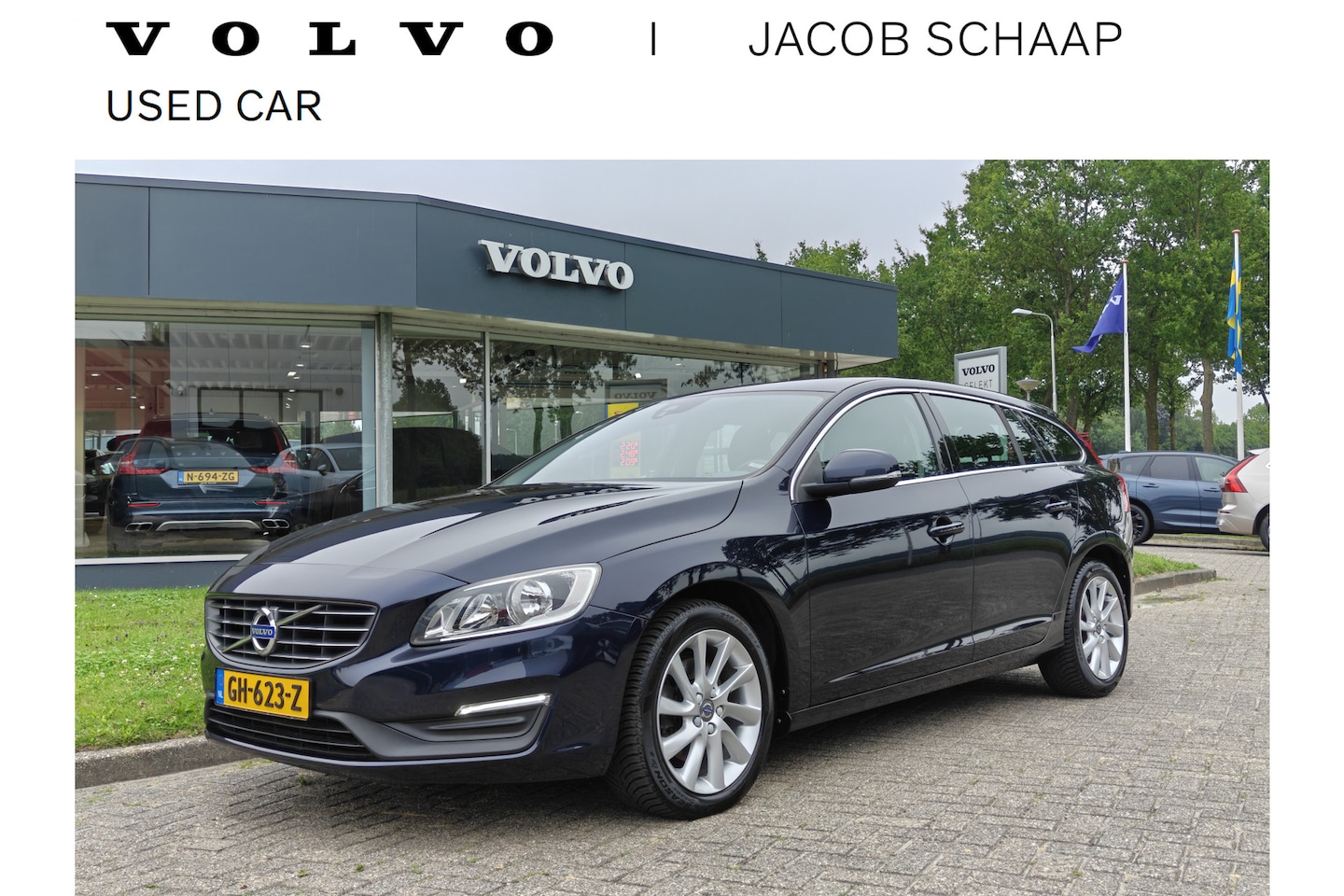 Volvo V60 - 2.0 T3 153PK Momentum | Trekhaak | Cruise Control | PDC achter | 17'' | Bluetooth | Navi | - AutoWereld.nl