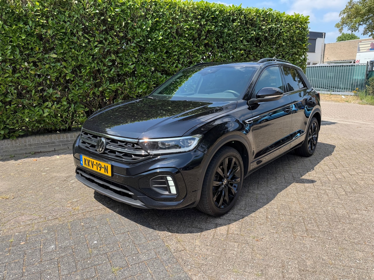 Volkswagen T-Roc - 1.5 TSI R-Line Business+ Panorama dak - AutoWereld.nl