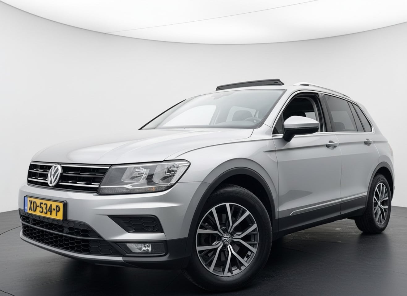 Volkswagen Tiguan - 1.4 TSI 150PK ACT DSG HIGHLINE PANO/TREKHAAK/CARPLAY - AutoWereld.nl
