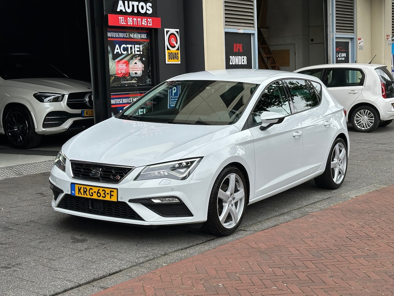 SEAT Leon - 1.5 TSI FR Edition Automaat Leer Navi Carplay - AutoWereld.nl