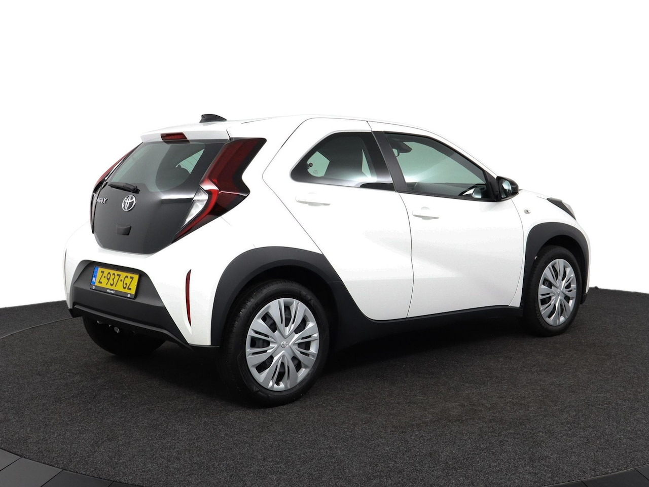 Toyota Aygo X - 1.0 VVT-i MT Play | Apple Carplay/Android Auto | - AutoWereld.nl