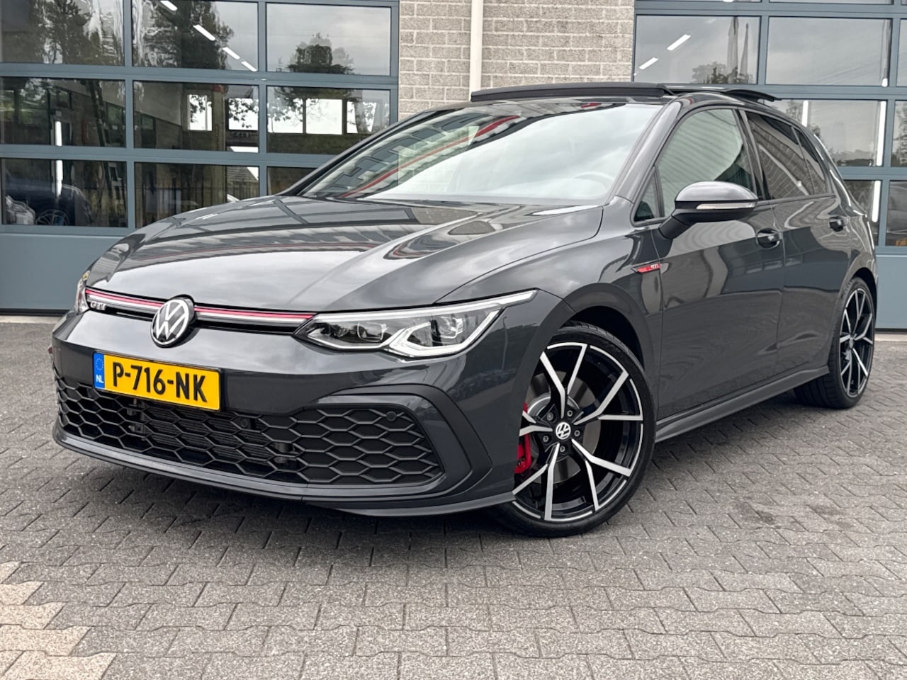 Volkswagen Golf - 2.0 TSI GTI | SCHUIFDAK | REMUS | - AutoWereld.nl