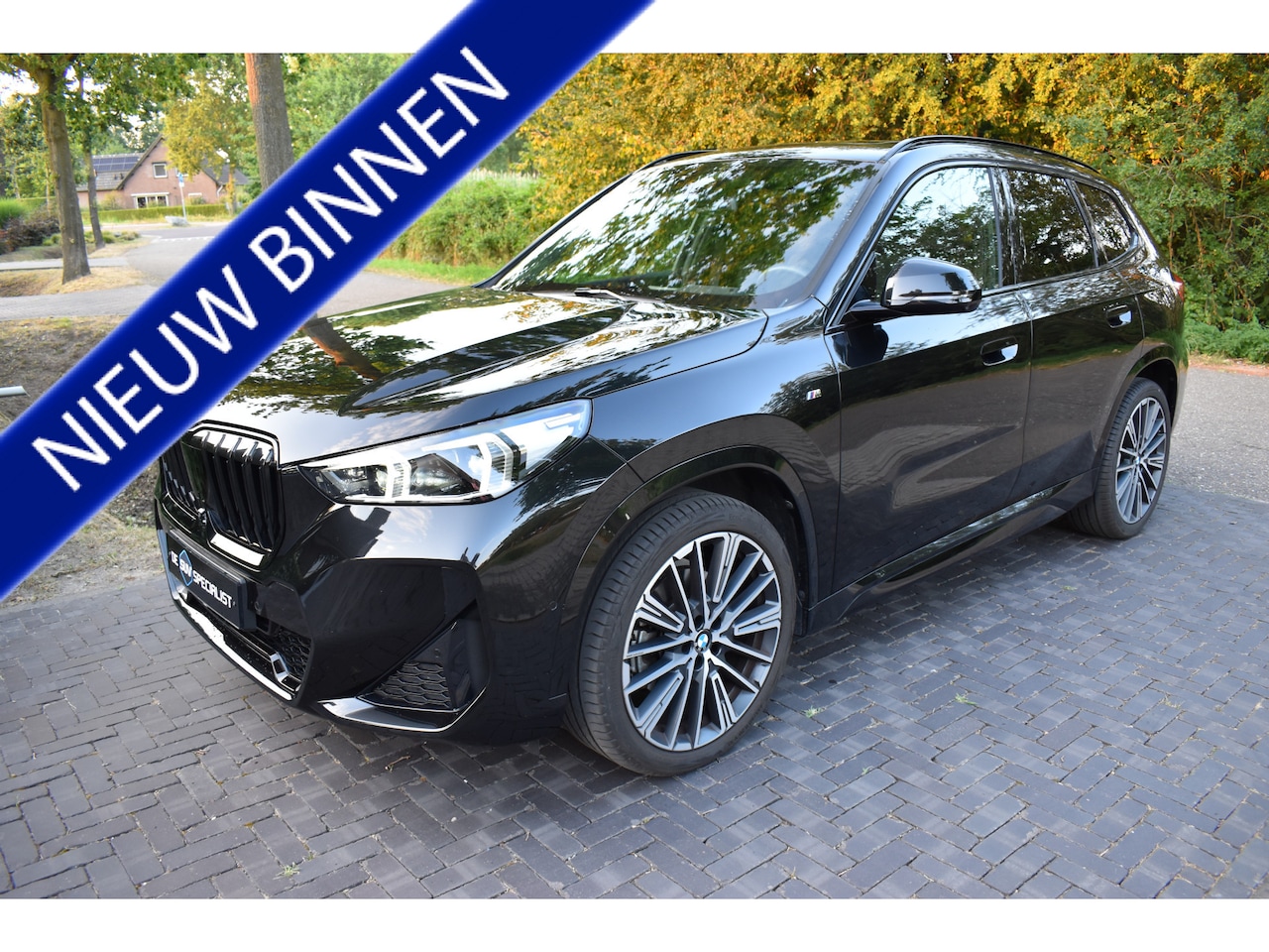 BMW X1 - sDrive20i M-SPORT '24 BOMVOL! 21dkm PANO, Trekh. - AutoWereld.nl