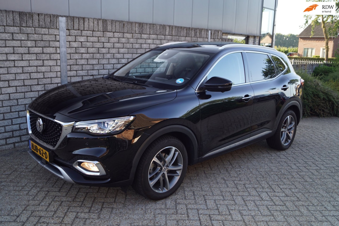 MG EHS - 1.5 TGDI Luxury Autom Panodak Leder Sportst Stoelverw Navi Clima Adaptieve Cruise 2x PDC A - AutoWereld.nl