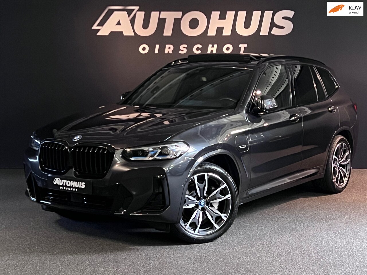 BMW X3 - XDrive30e High Executive Edition M Memory stoelen/ Laser/ ACC / H&K/ Stoelverwarming/ Trek - AutoWereld.nl