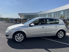 Opel Astra - 1.8 Executive