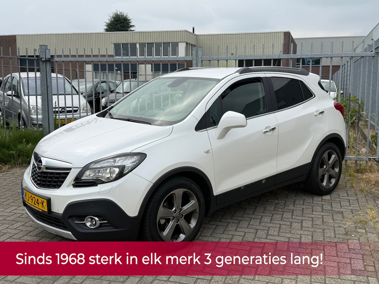 Opel Mokka - 1.4 T Cosmo 140PK! Wit metallic l Navi l Leer l Airco l Stoel&stuurverwarming l CRUISE l L - AutoWereld.nl