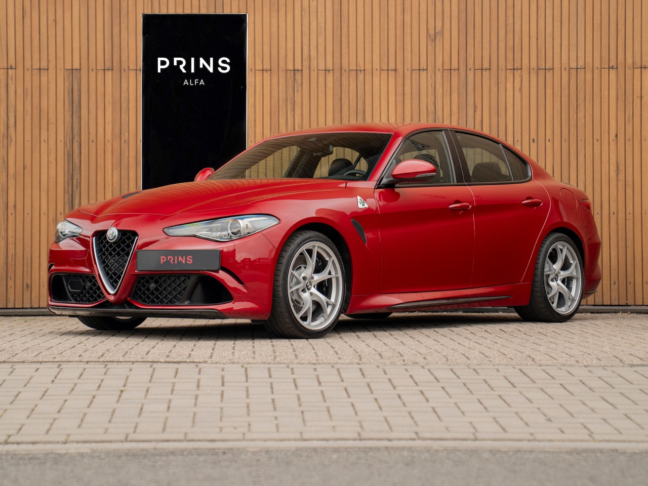 Alfa Romeo Giulia - 2.9 V6 Quadrifoglio | Manual! - AutoWereld.nl