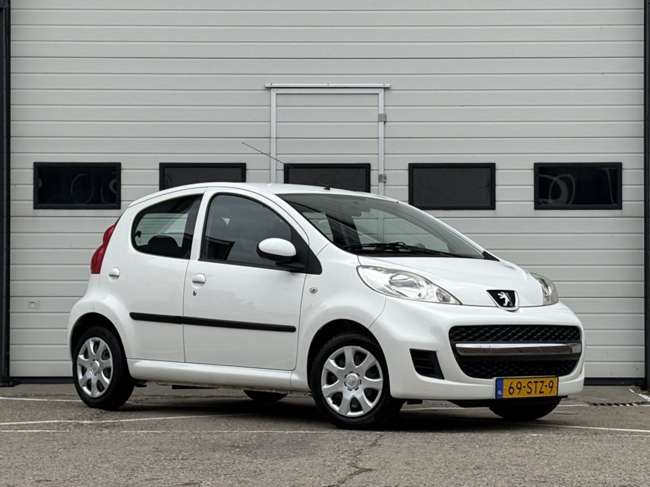 Peugeot 107 - 1.0-12V XS 5drs | Airco - AutoWereld.nl