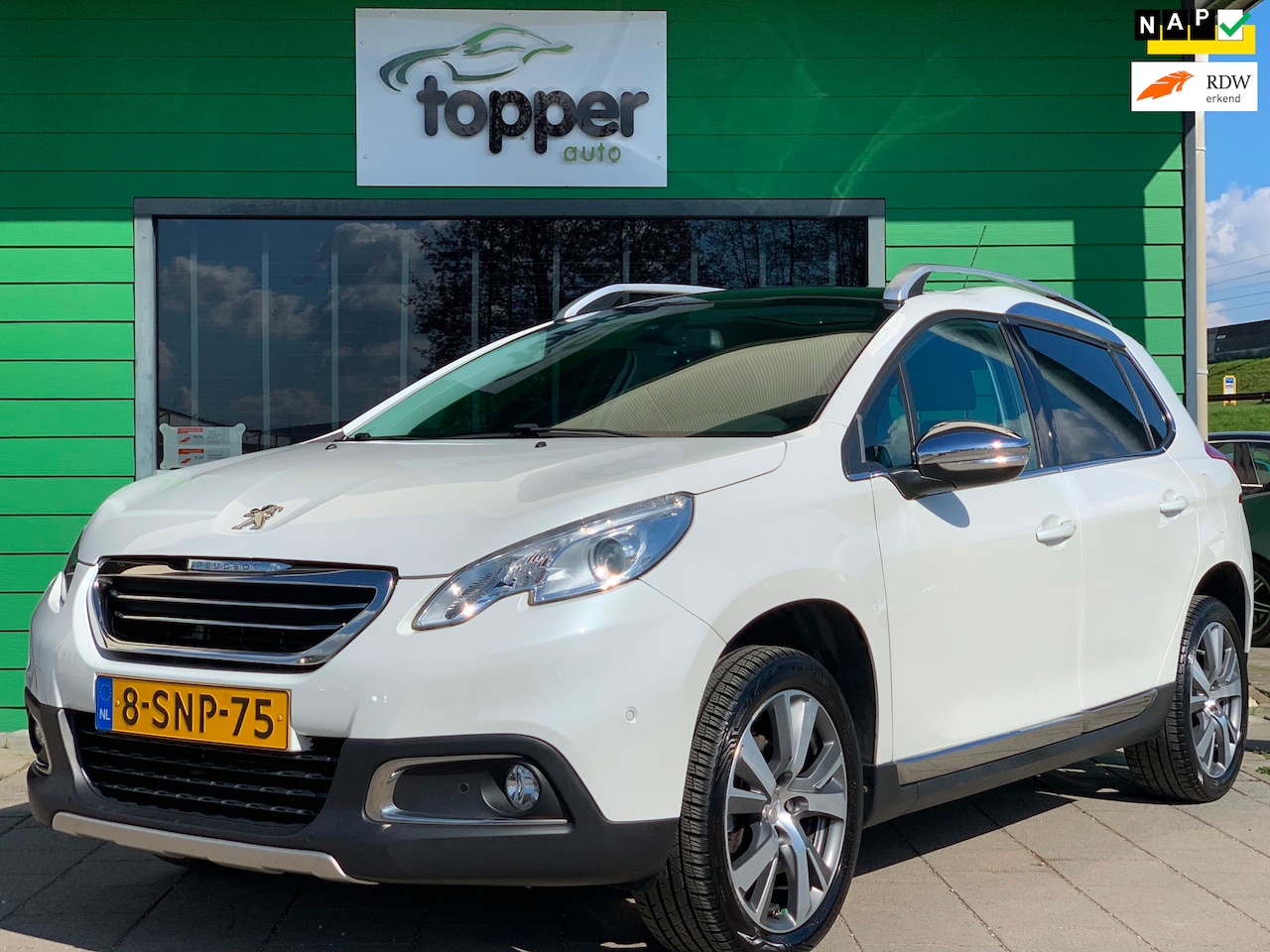 Peugeot 2008 - 1.6 VTi Féline|2e Eigenaar|Navigatie|Panoramadak|ClimateControl|Trekhaak - AutoWereld.nl