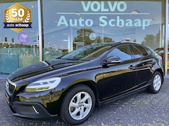 Volvo V40 Cross Country - 2.0 T3 Momentum | Rijklaar incl 12 mnd Bovag | Darktint Parkeersensoren voor + achter Trek
