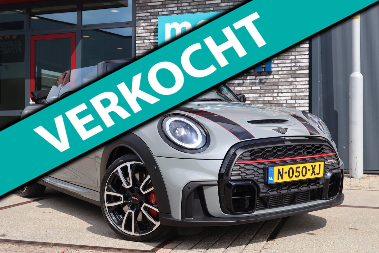 MINI Cabrio - 2.0 231pk John Cooper Works JCW VOL! HUD l H/K l SCHAALSTOELEN l CAMERA l KEYLESS l ADAPT. - AutoWereld.nl