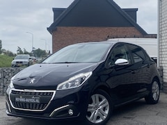 Peugeot 208 - 1.2 PureTech Signature/ Airco/ Carplay/ Parkassist/ PrivacyGlass/ NAP