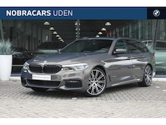 BMW 5-serie Touring - 520i High Executive M Sport Automaat / Panoramadak / Achteruitrijcamera / Adaptieve LED /