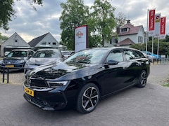 Opel Astra Sports Tourer - 1.6 HYBRID LEVEL 2 PHEV PLUG-IN / TREKHAAK / PDC