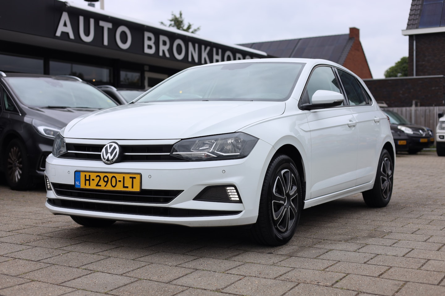 Volkswagen Polo - 1.0 TSI AUT | NAVI | CAMERA | CARPLAY | ACC - AutoWereld.nl